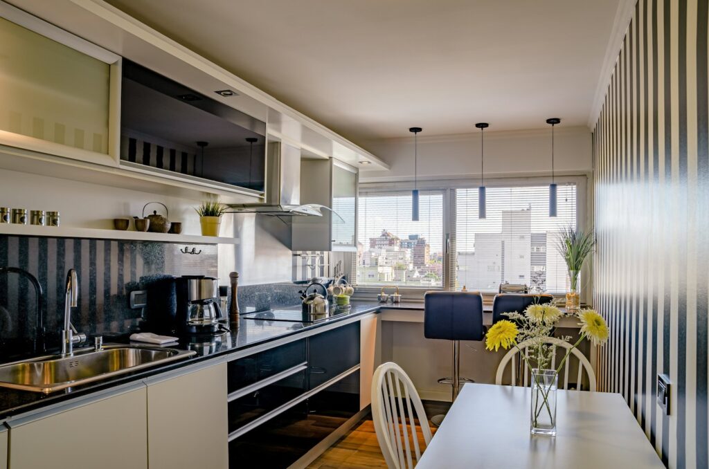 Kitchen and breakfast table
