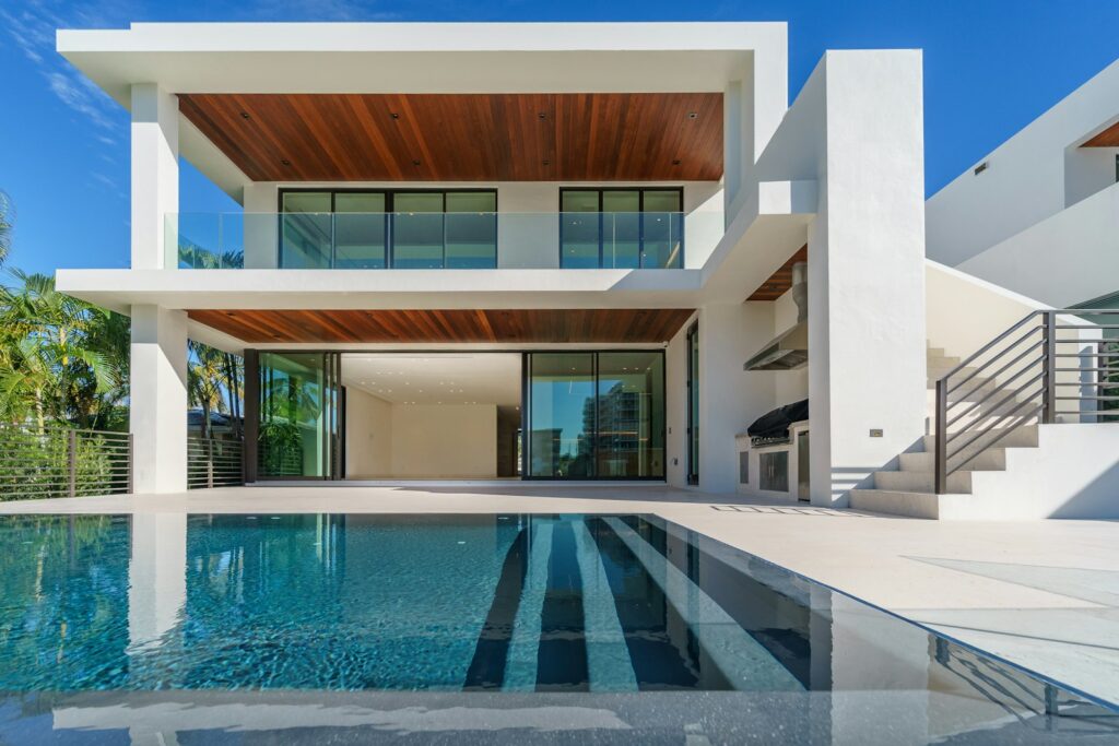Residential block facing the sea