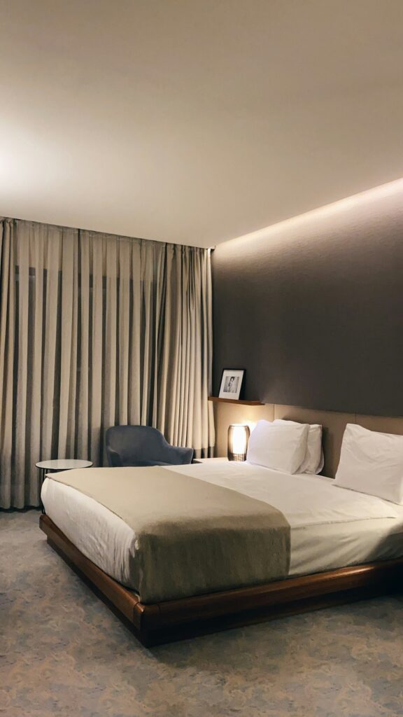 Twin guest room with crisp linen